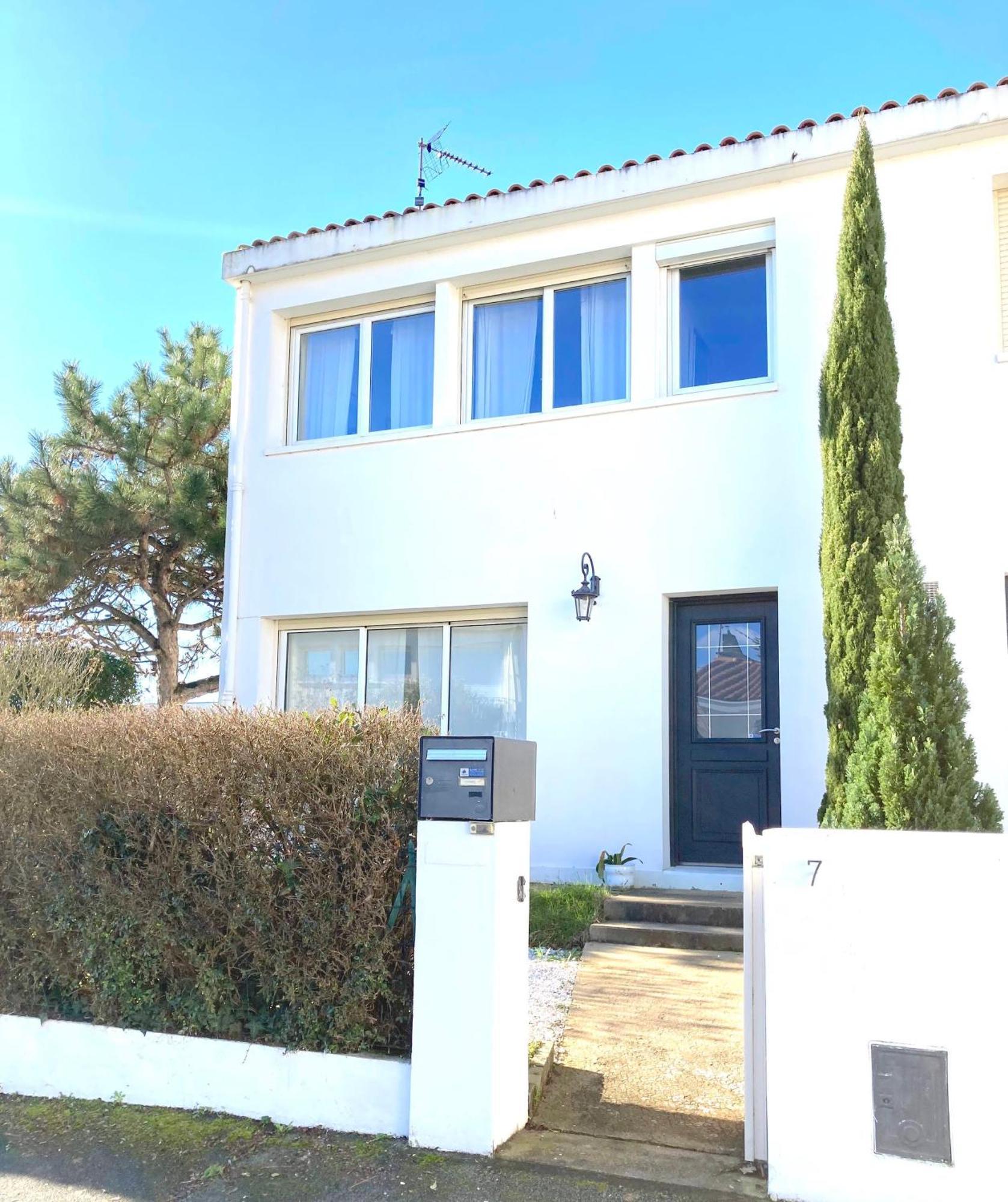 Maison Centre Ville Avec Jardin , Terrasse, Et Garage Velos La Rochelle  Esterno foto